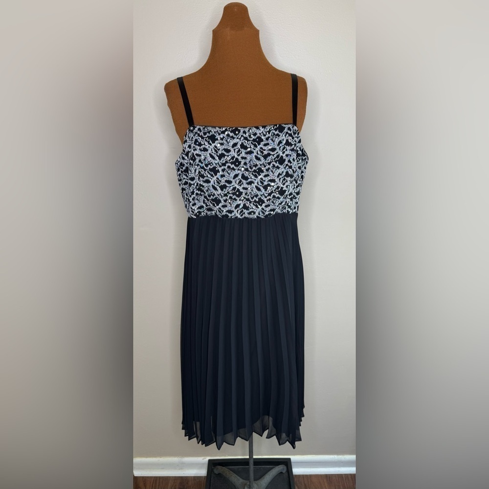 R&M Richards Empire Waist Sequined Bodice Pleated Dress Size 16